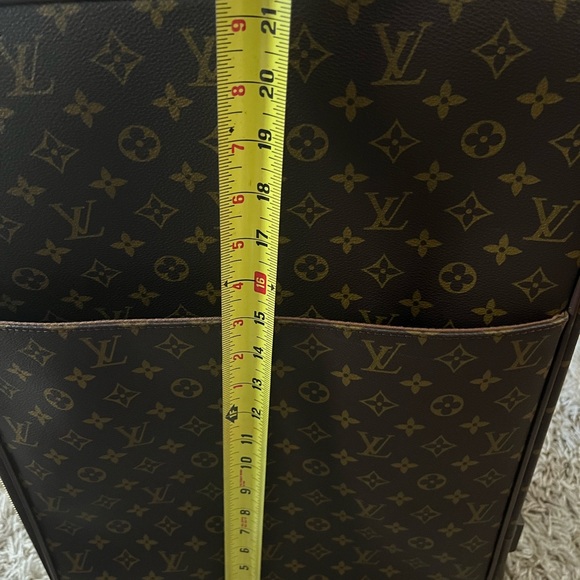 Pre-Loved LV Rolling Luggage - Picture 5 of 8